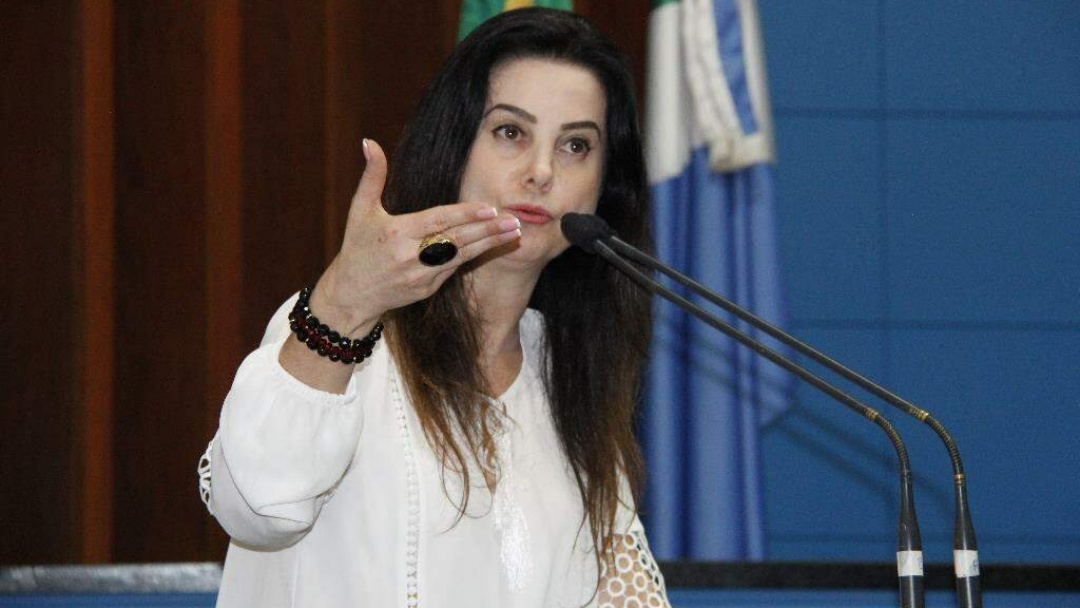 No lugar de Onevan, Mara Caseiro toma posse como deputada na quarta-feira