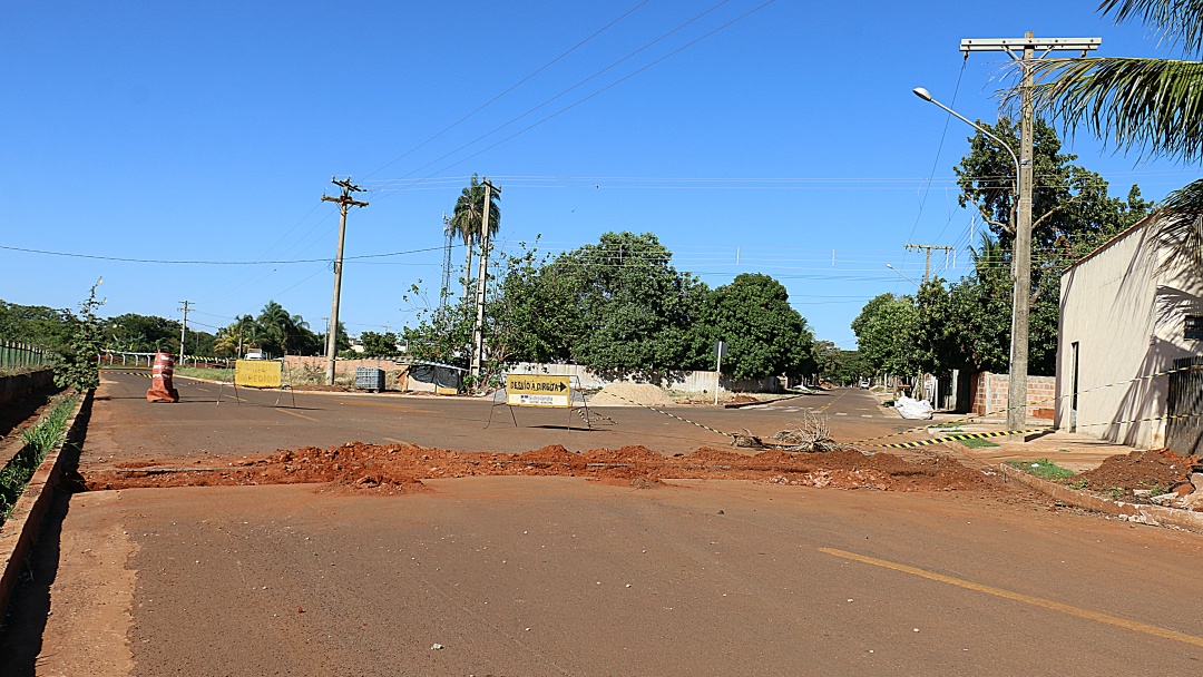 Prefeitura deve concluir nesta segunda-feira asfalto do Sidrolar e entrega obra no Sol Nascente