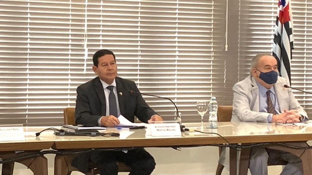 Mour&atilde;o diz que 150 milh&otilde;es devem ser vacinados no pa&iacute;s at&eacute; o fim de 2021