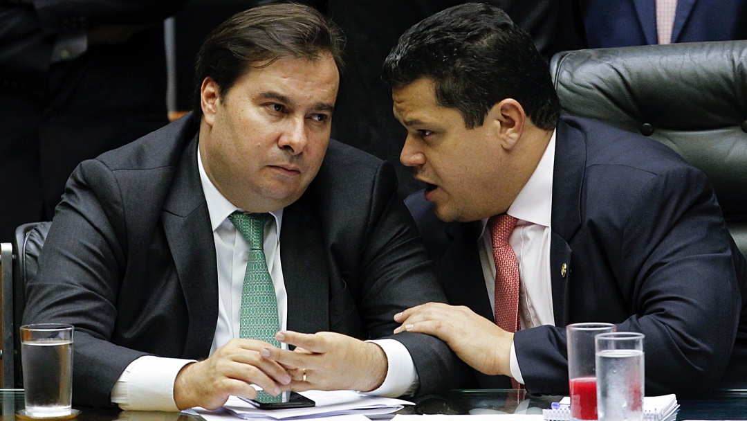 STF veta possibilidade de Maia e Alcolumbre serem reeleitos para presidir Câmara e Senado