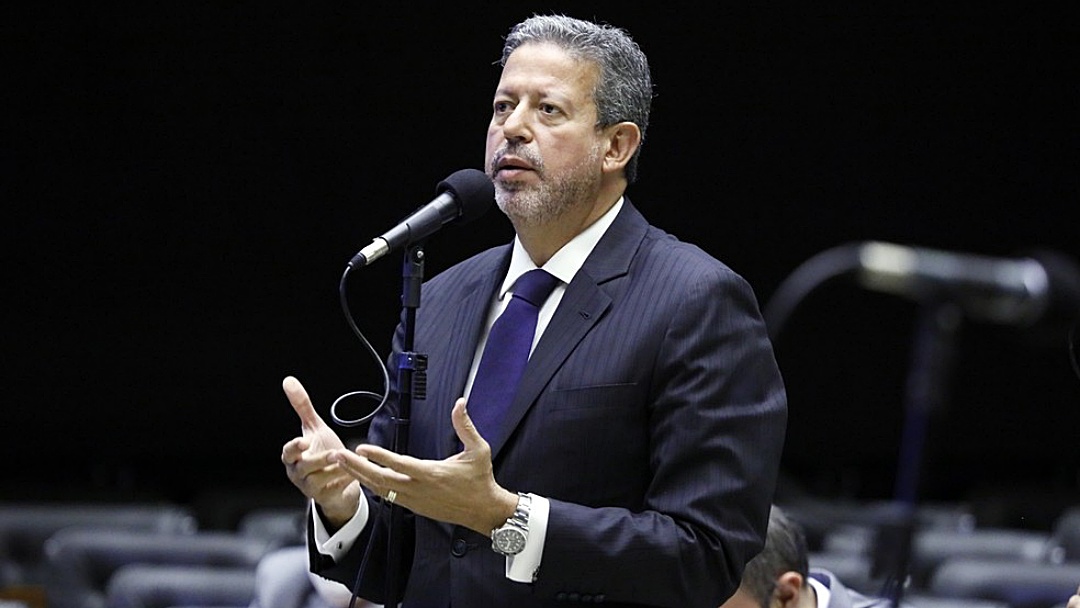 Aliado de Bolsonaro, Arthur Lira lança candidatura à presidência da Câmara