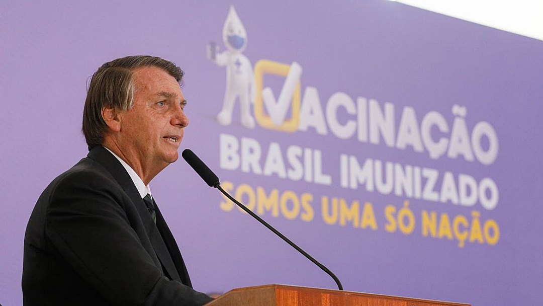 Bolsonaro pede uni&atilde;o a governadores na luta contra a covid-19