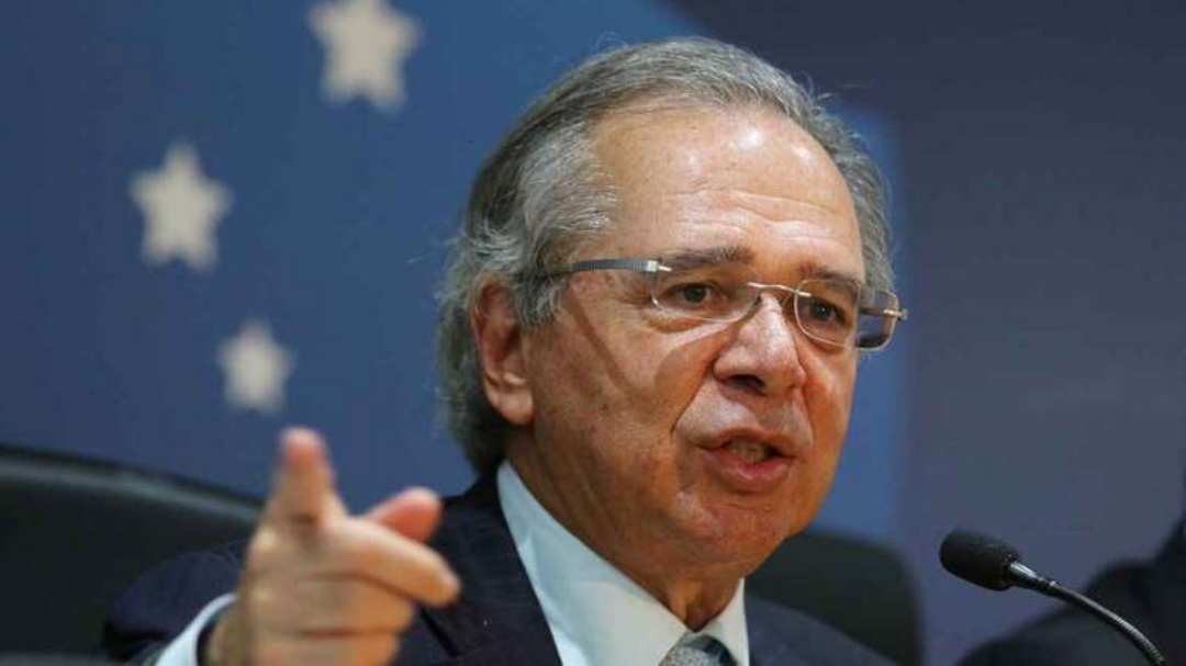 Retomada da economia depende de vacinação em massa, diz Guedes