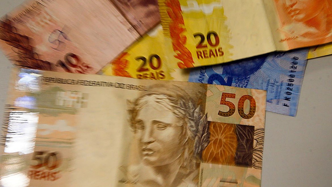 Brasileiros acreditam em inflação de 5,2% nos próximos 12 meses