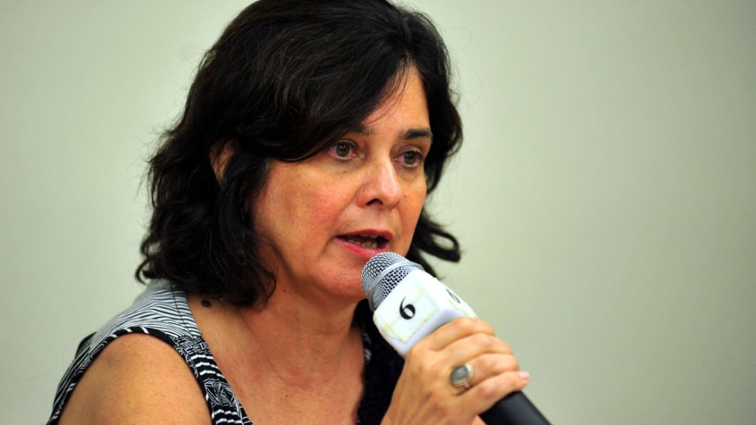 Primeiras doses da vacina AstraZeneca estar&atilde;o dispon&iacute;veis em fevereiro