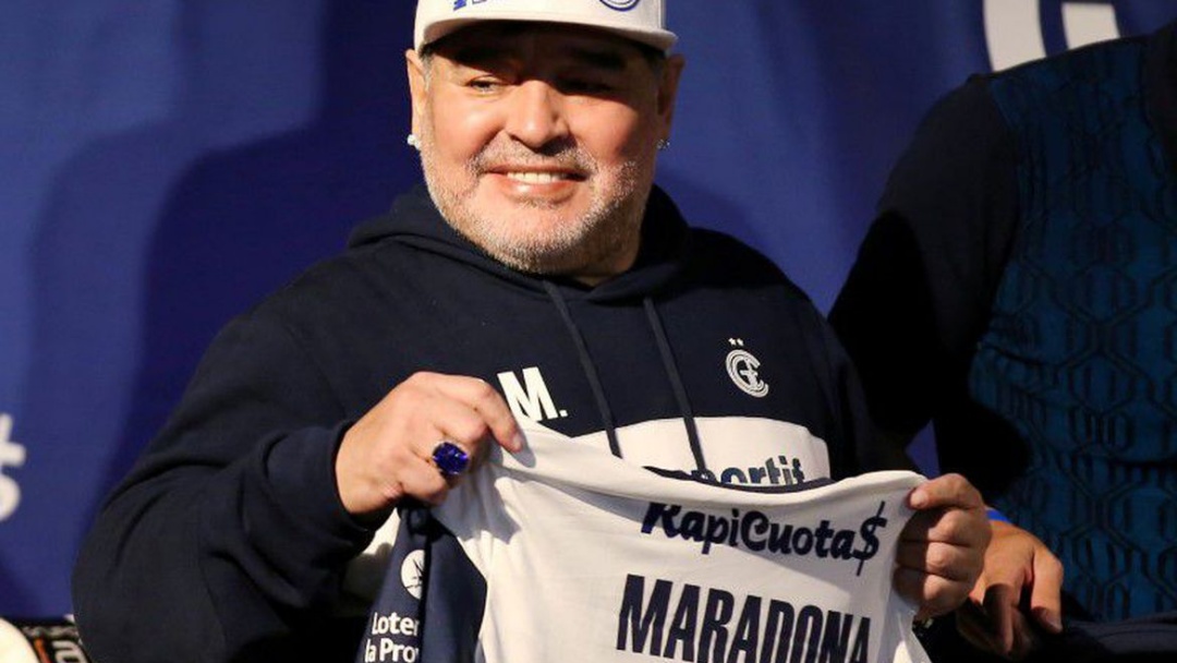 Maradona n&atilde;o consumiu drogas ou &aacute;lcool dias antes de morrer