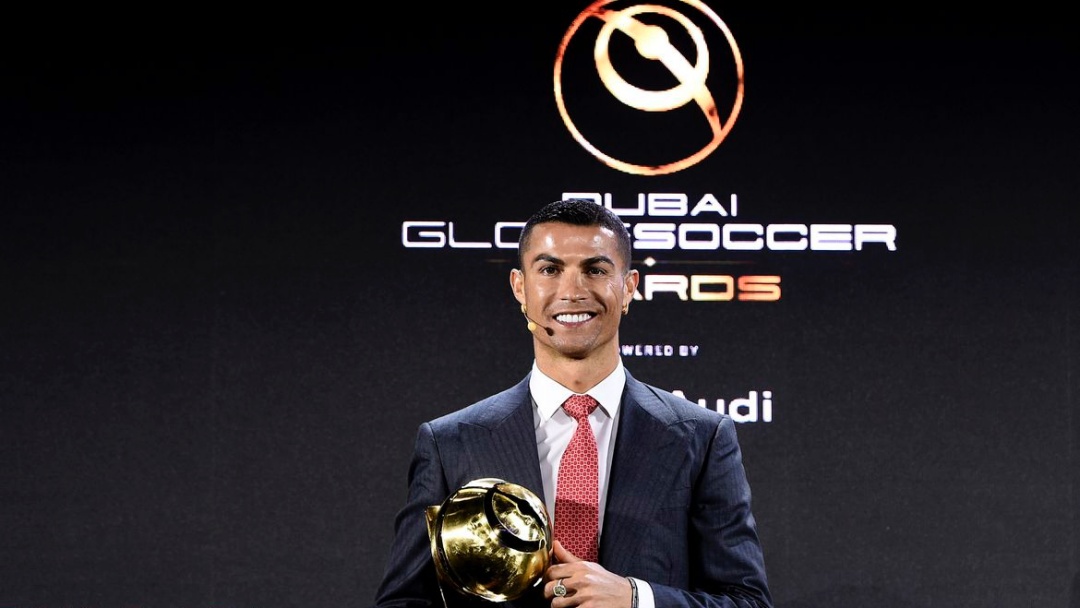 Cristiano Ronaldo &eacute; escolhido melhor jogador do s&eacute;culo