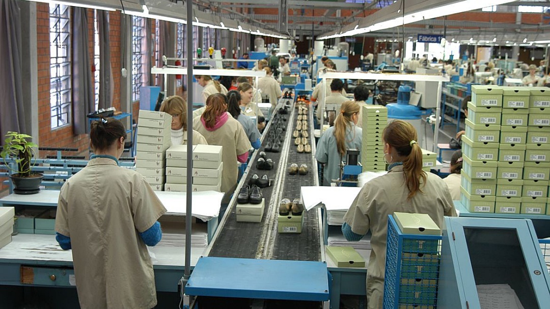 IBGE: inflação na indústria desacelera para 1,39% em novembro