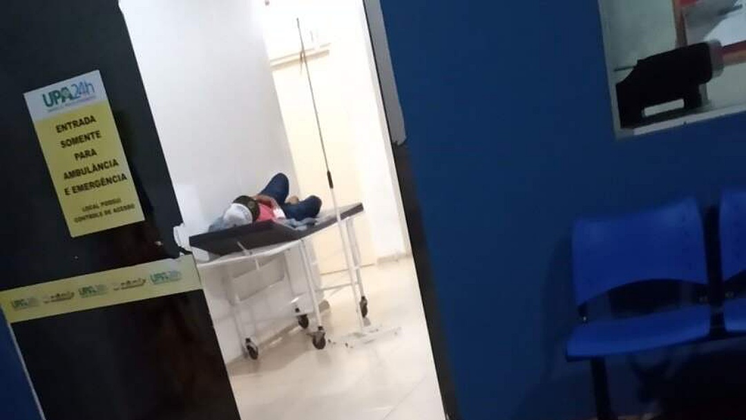 Detento é baleado, dá nome falso e é preso em posto de saúde