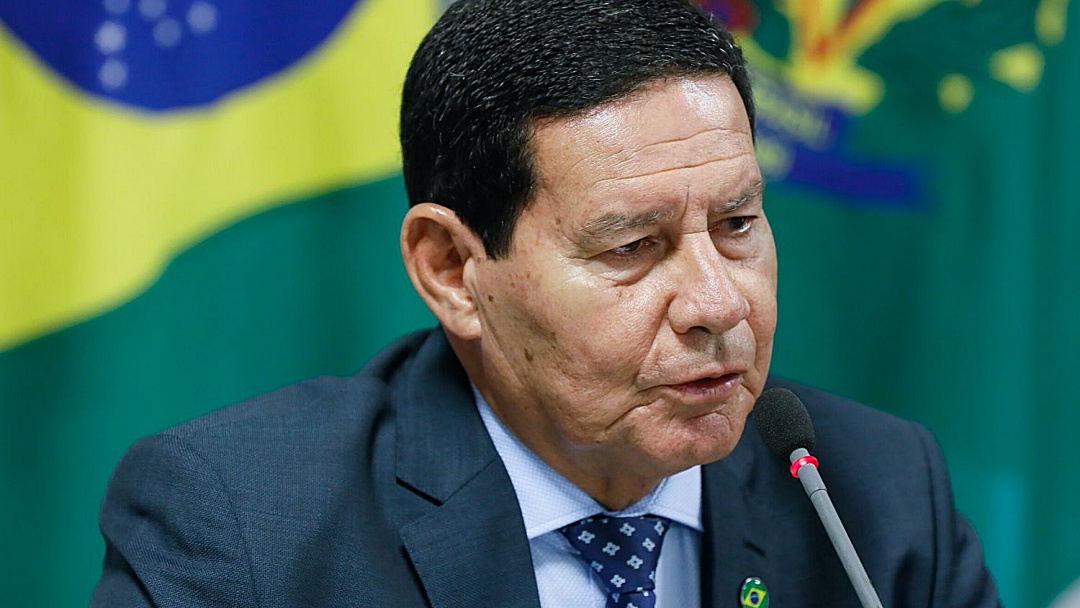 Mour&atilde;o recebe alta ap&oacute;s 12 dias afastado com Covid-19