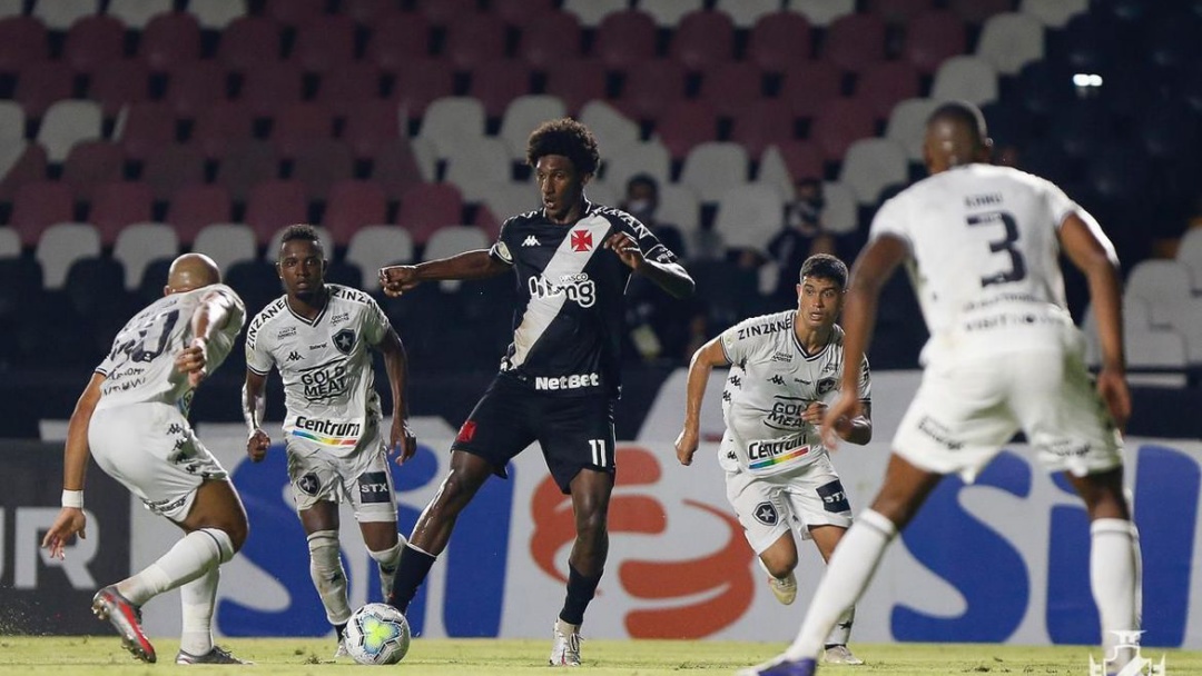 Vasco bate Botafogo em cl&aacute;ssico e deixa a zona de rebaixamento