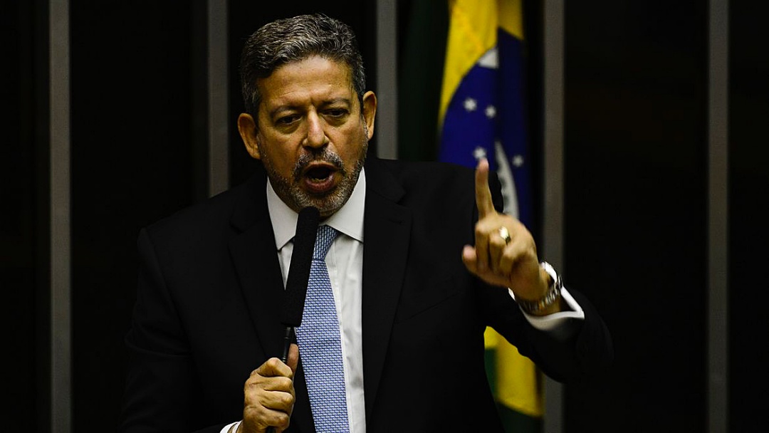 Arthur Lira é eleito presidente da Câmara em 1º turno