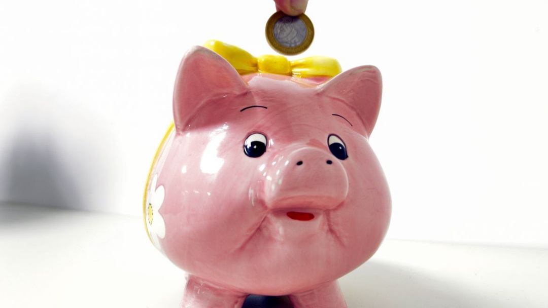 Poupan&ccedil;a tem retirada recorde de recursos em janeiro