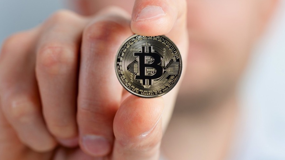 Bitcoin dispara e chega a US$ 44 mil impulsionado por Tesla