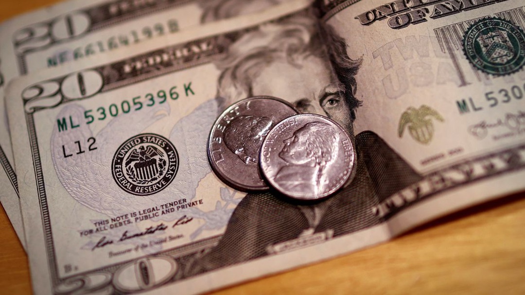 D&oacute;lar fecha em leve alta, apesar de interven&ccedil;&atilde;o do Banco Central 