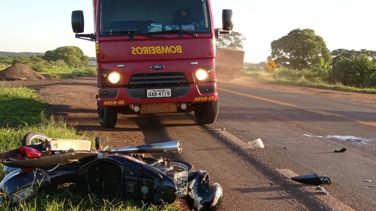 Trabalhador da Rio Pardo morre em acidente na BR-060 ao colidir com moto em trator