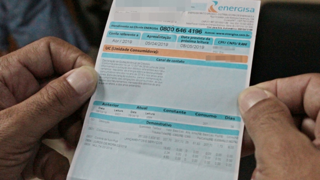 Contas de luz devem subir 13%, maior aumento em 3 anos