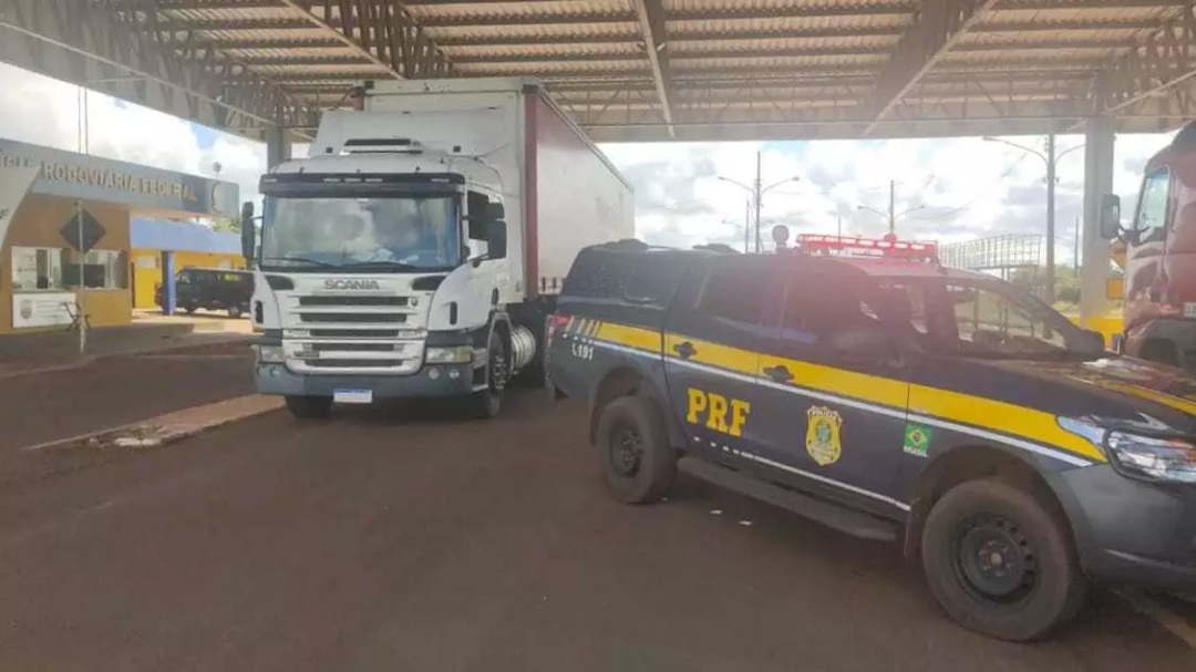 Polícia procura motorista refém em SP após apreensão de 2ª carreta roubada