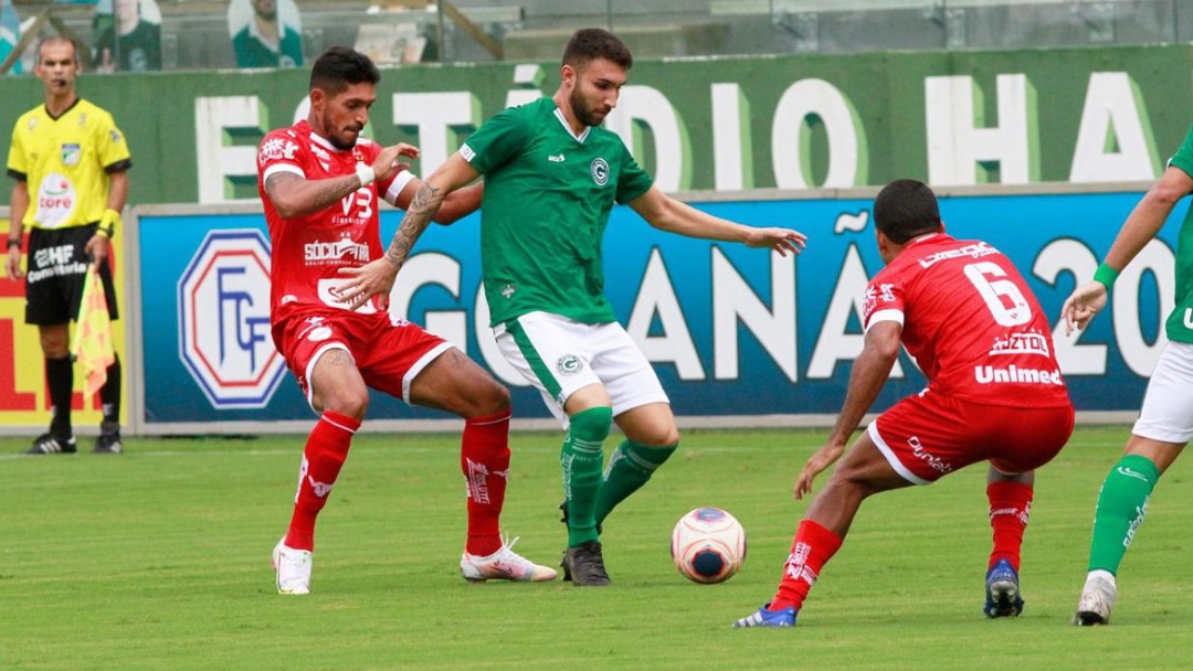 Goi&aacute;s bate Vila Nova em cl&aacute;ssico e segue invicto 