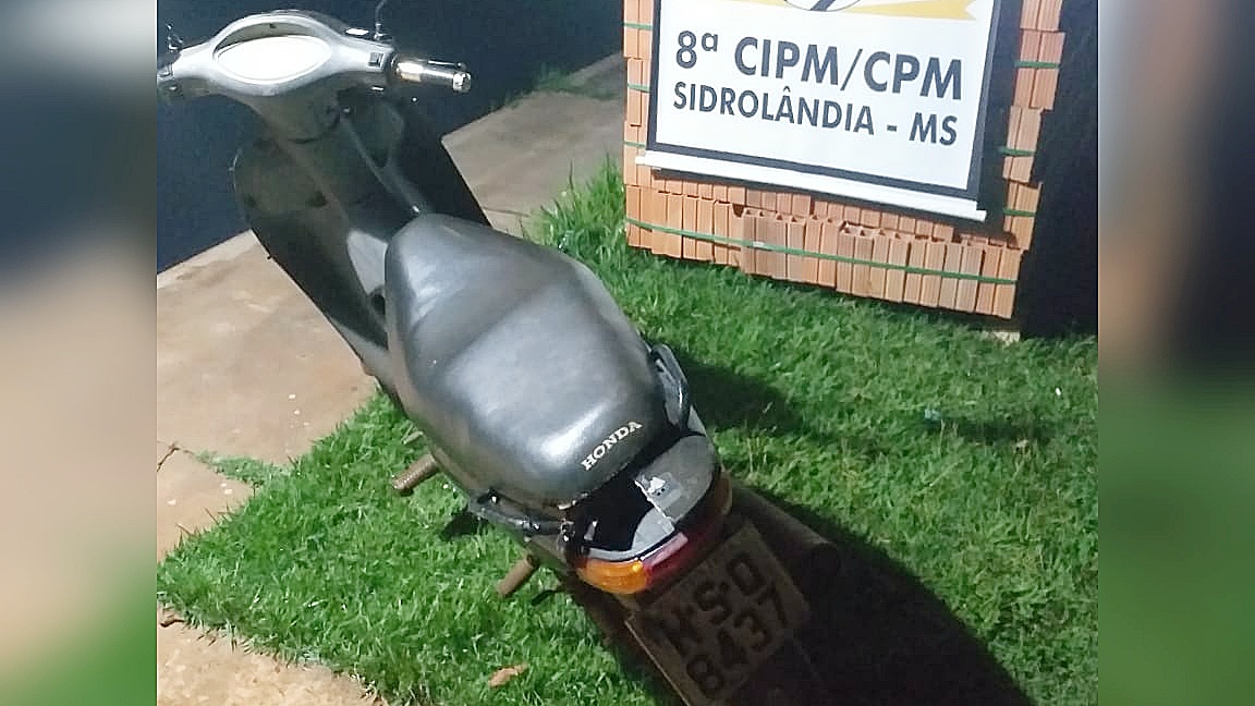 PM recupera moto e apreende armas de fogo em operações no fim de semana