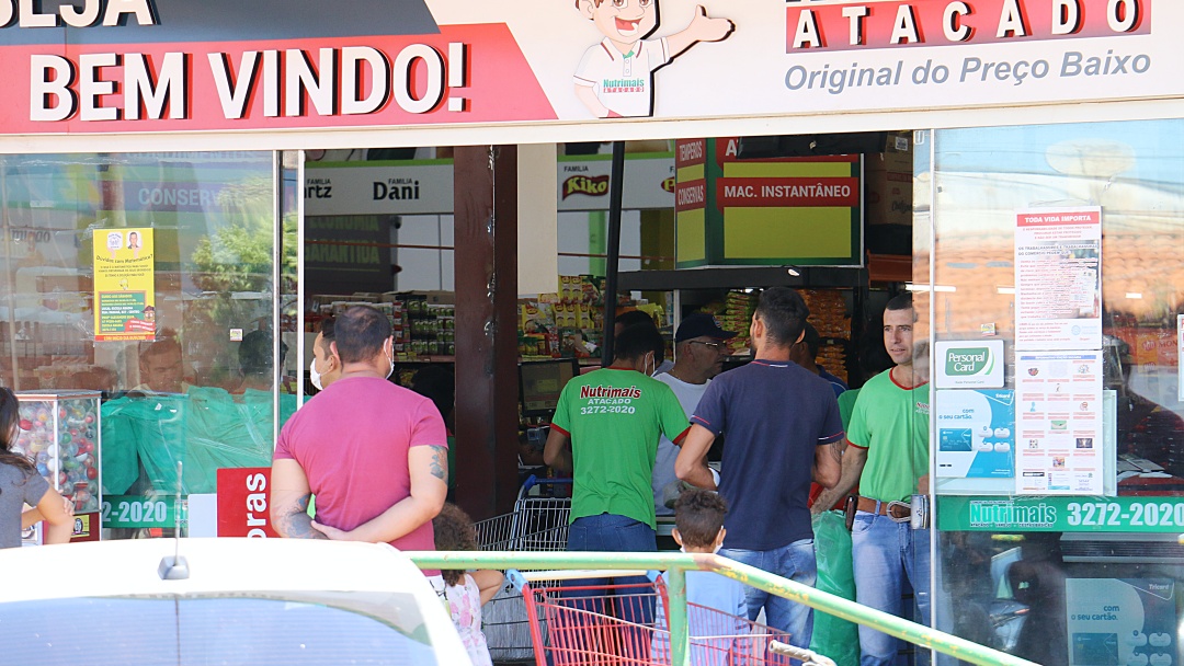 Toque de recolher a partir das 20 horas n&atilde;o valer&aacute; para supermercados