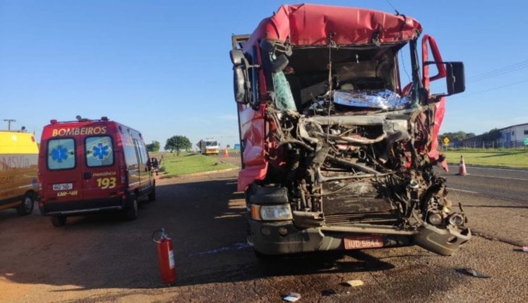 Morto em acidente, caminhoneiro atingiu ve&iacute;culo conduzido por amigo na BR-163