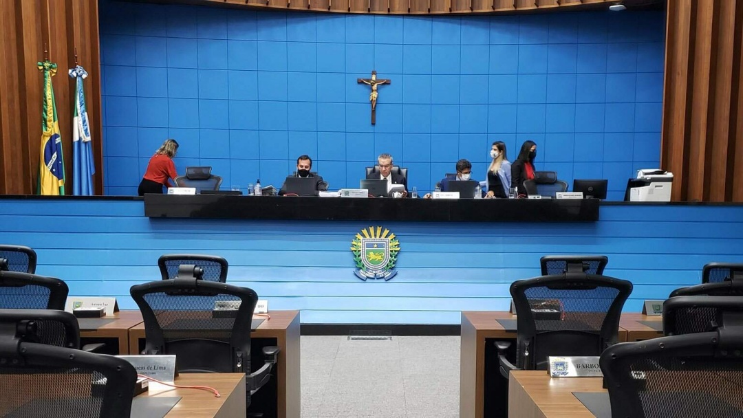 Deputados divergem sobre posicionamento do governador em ampliar restrições