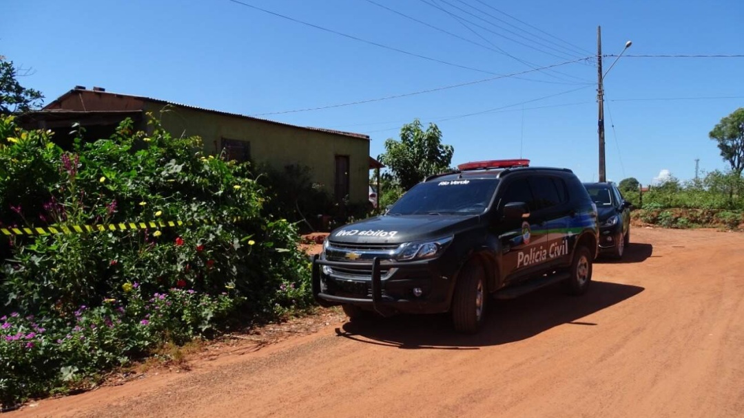 Dono de boteco é encontrado morto a facadas e com quarto revirado