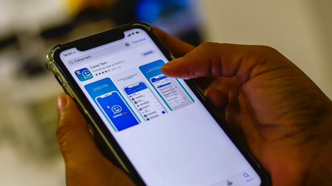 Nascidos em julho podem atualizar dados no Caixa Tem