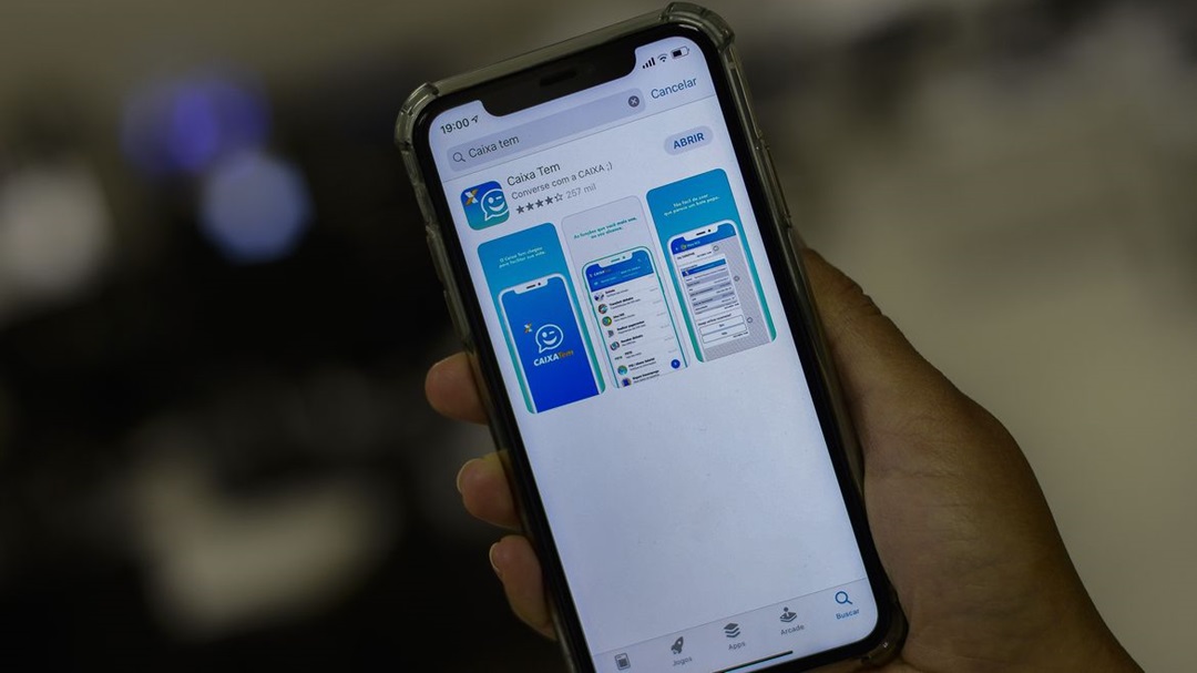 Nascidos em agosto podem atualizar dados no Caixa Tem