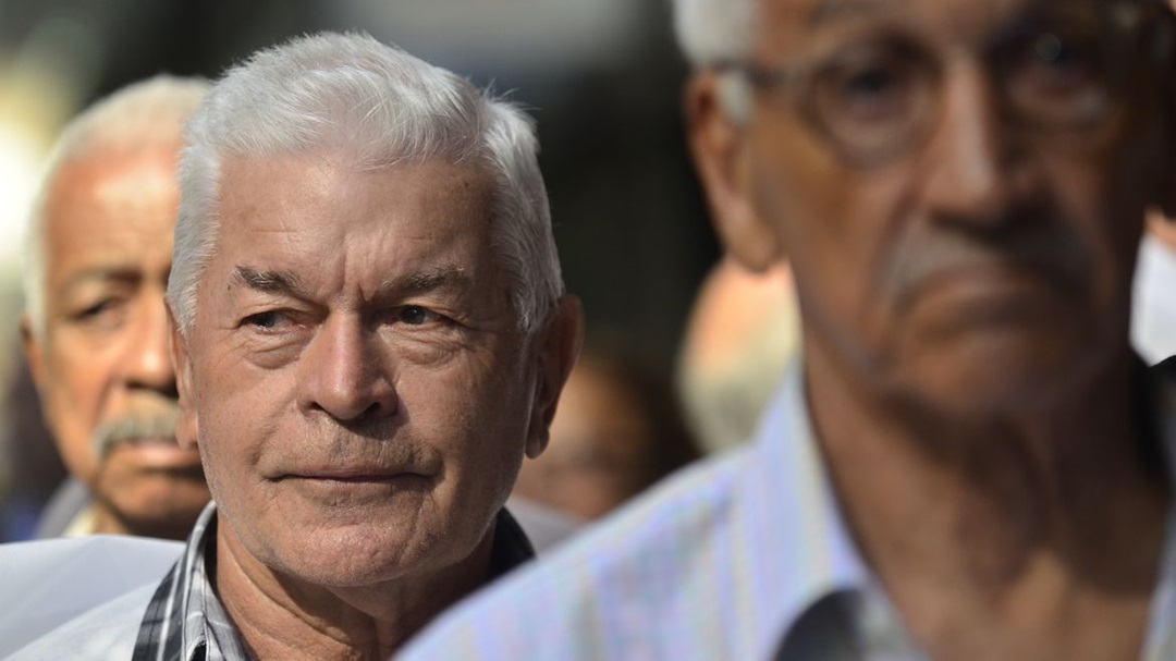 Bolsonaro sanciona lei que aumenta em 5% limite de cr&eacute;dito consignado