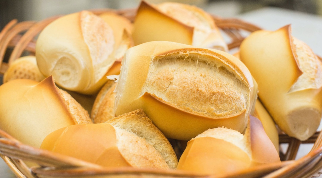 Pre&ccedil;o do p&atilde;o franc&ecirc;s dever&aacute; ser fixado pr&oacute;ximo ao balc&atilde;o de venda