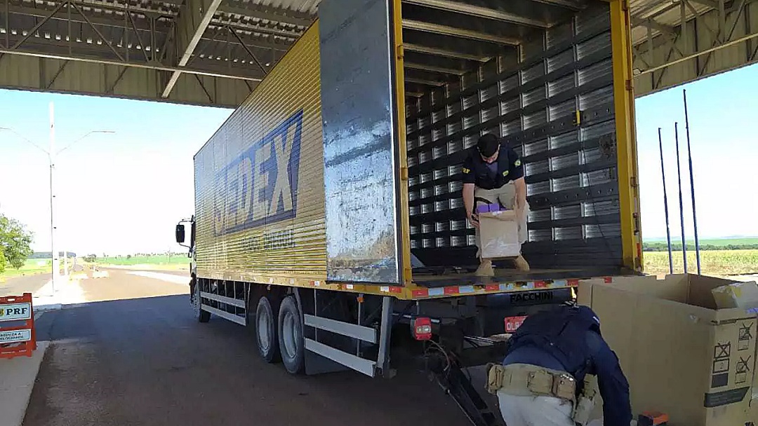 Em 12 dias, polícia apreende 3º caminhão dos Correios levando contrabando