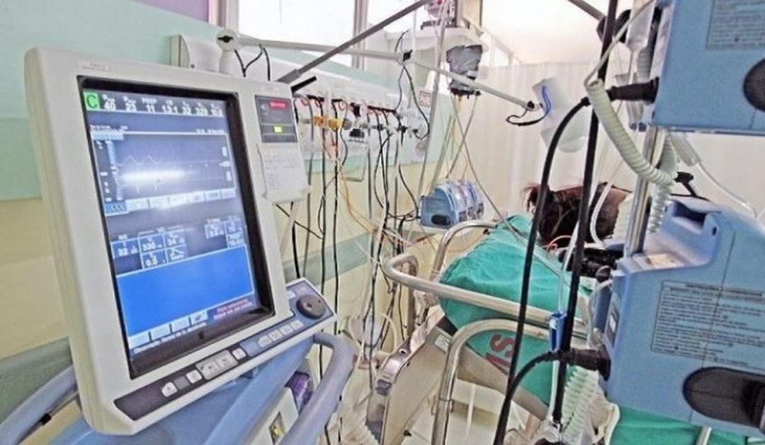 Casos de Covid-19 tem queda lenta e n&uacute;meros continuam superiores a 2020