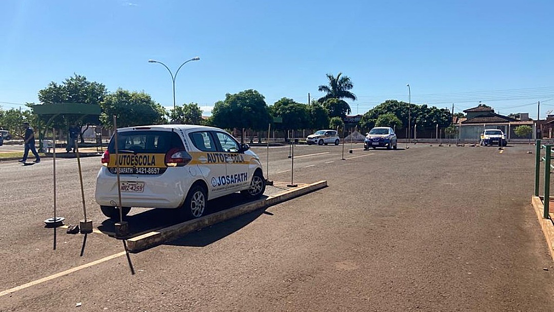 Ap&oacute;s examinador testar positivo para Covid, Detran de MS suspende exames pr&aacute;ticos