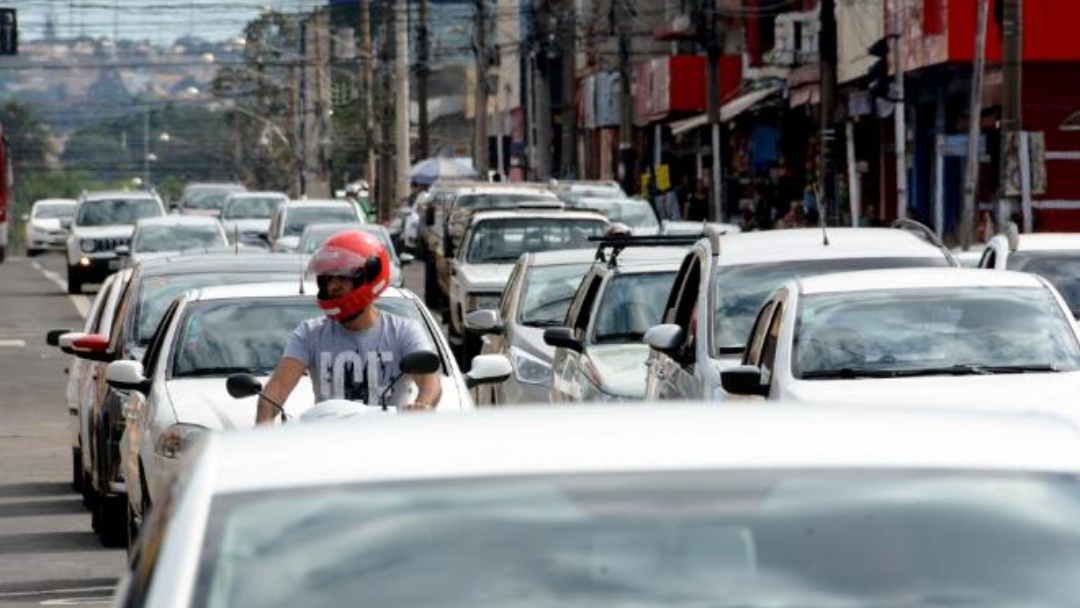 Prazo para licenciamento placas final 1 e 2 termina hoje