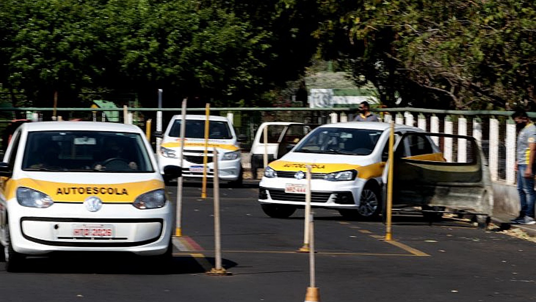 Detran abre 700 vagas para exames; meta &eacute; zerar fila de espera de provas pr&aacute;ticas