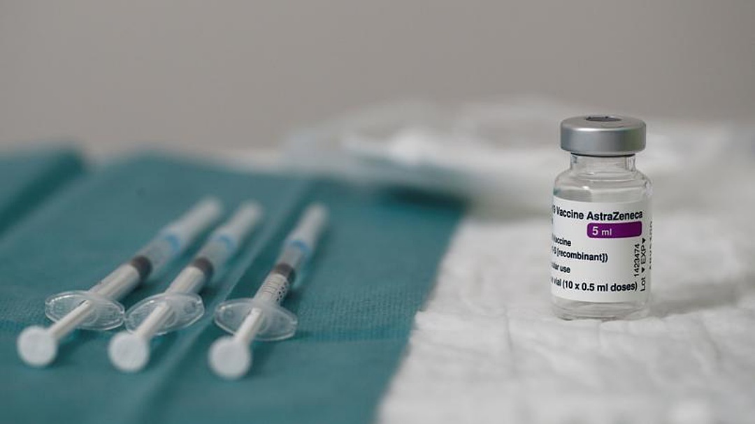 Estado distribui aos munic&iacute;pios 77.250 doses da vacina da Astrazeneca