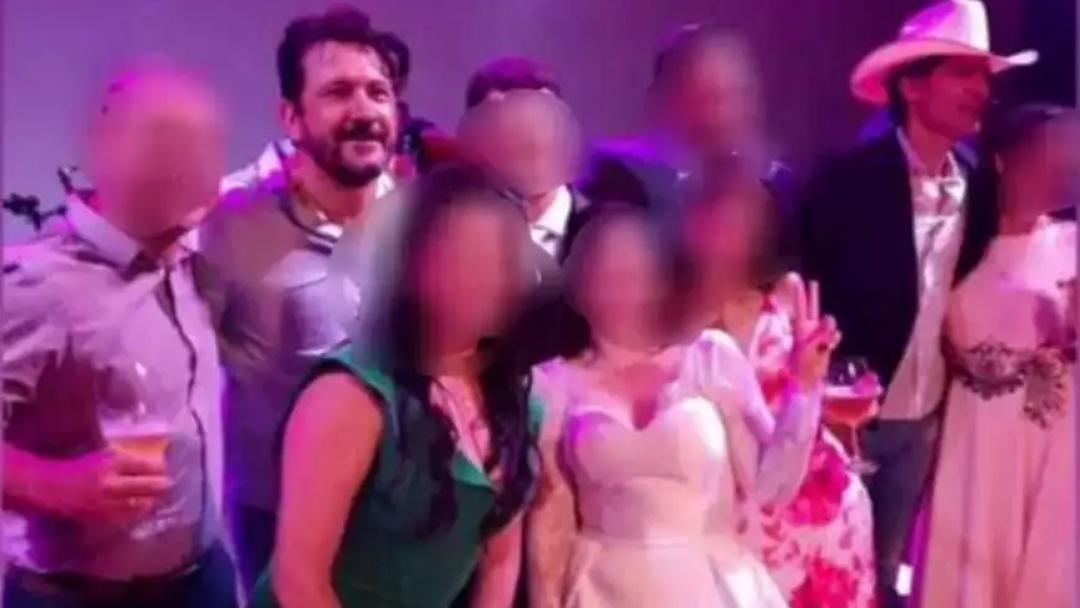 PM encerra festa de casamento com aglomera&ccedil;&atilde;o e show