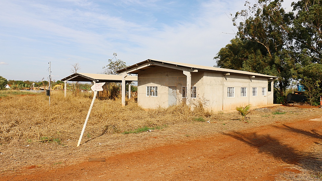 Com recursos de emenda, prefeita quer concluir Centro de Zoonose na BR-060