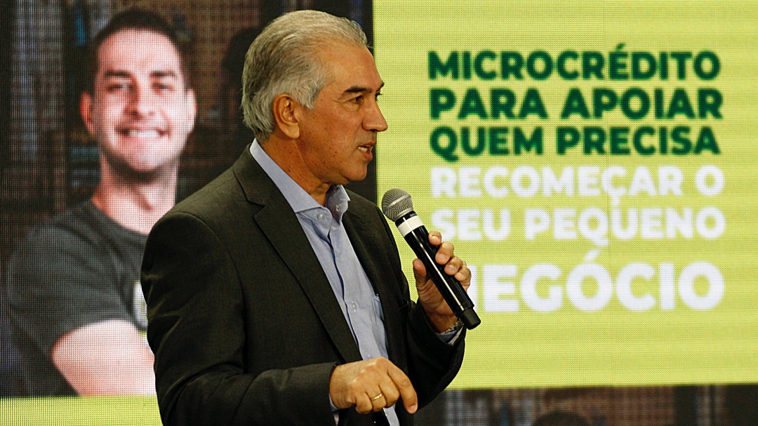 Reinaldo antecipa metade do 13&ordm; sal&aacute;rio dos servidores