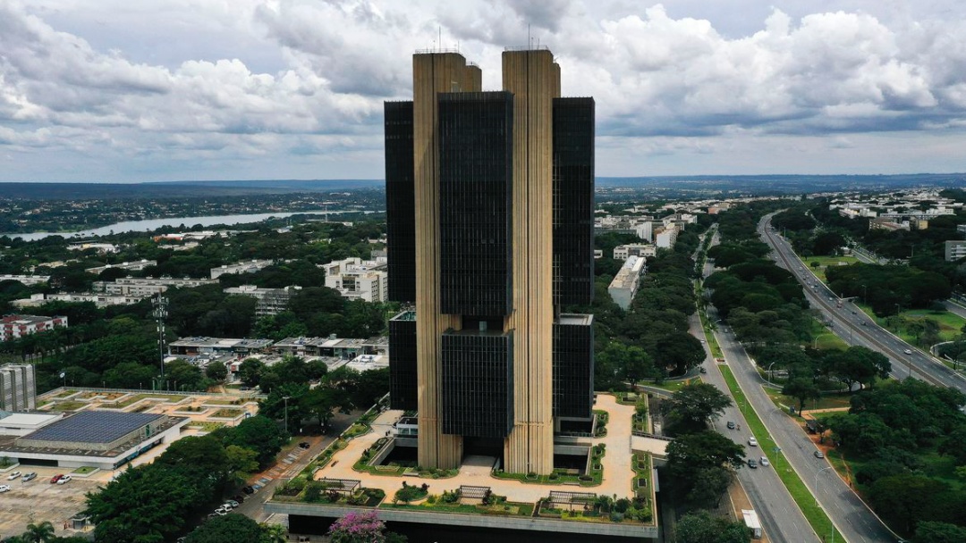 Previs&atilde;o do mercado financeiro para crescimento do PIB sobe para 5,05%