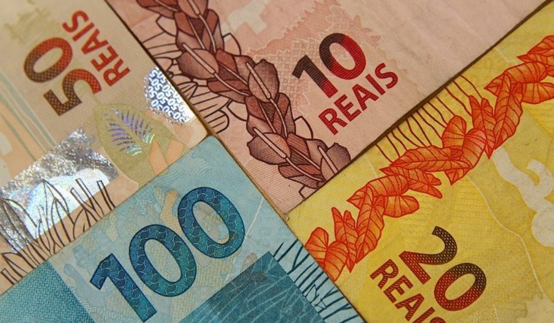 Estado deposita hoje sal&aacute;rios dos servidores com 1&ordf; parcela do 13&ordm;