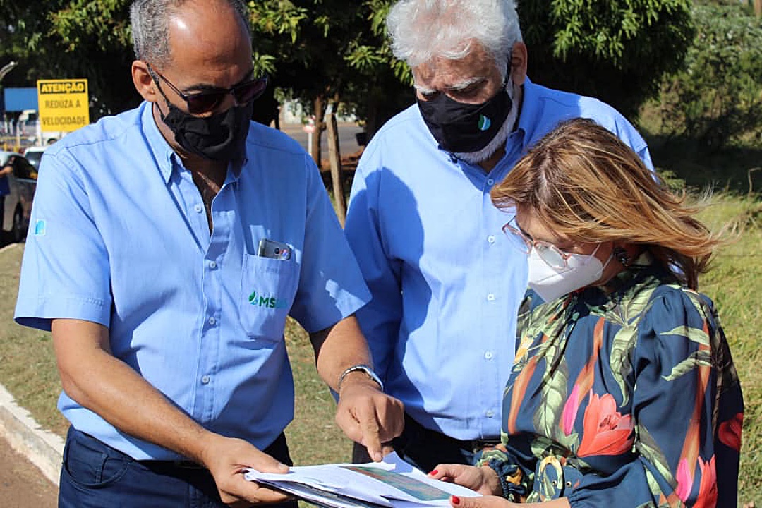 Prefeita visita com diretores da MS G&aacute;s &aacute;reas para instala&ccedil;&atilde;o de esta&ccedil;&atilde;o de g&aacute;s 