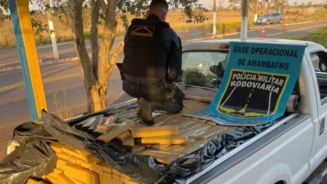 Traficante estaciona F250 com 1.500 quilos de maconha em vaga de garagem