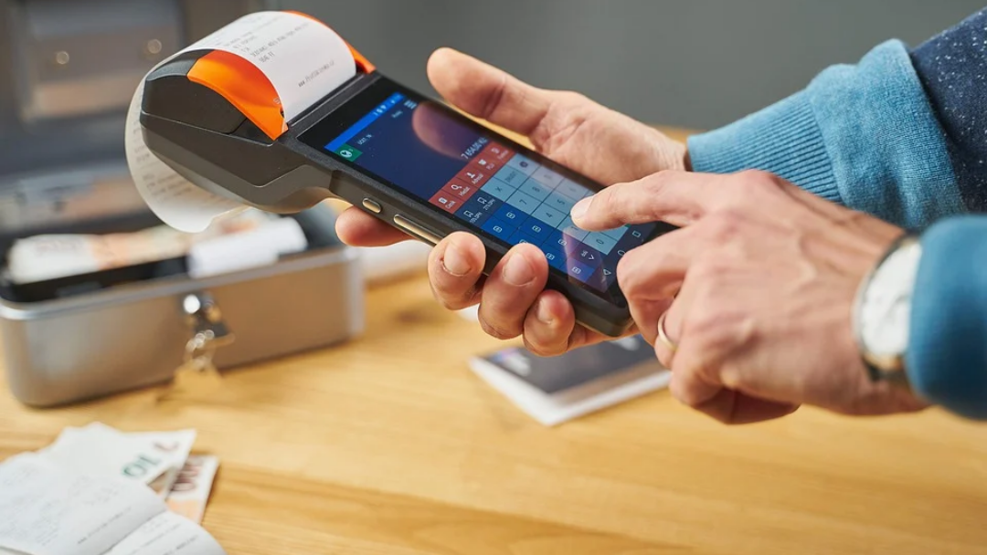 Setor de servi&ccedil;os tem 2&ordf; alta seguida e cresce 1,2% em maio