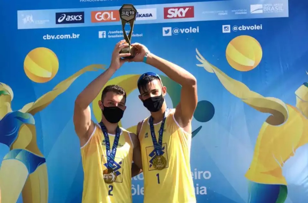 Dupla de MS leva t&iacute;tulo da temporada nacional do v&ocirc;lei de praia sub-19