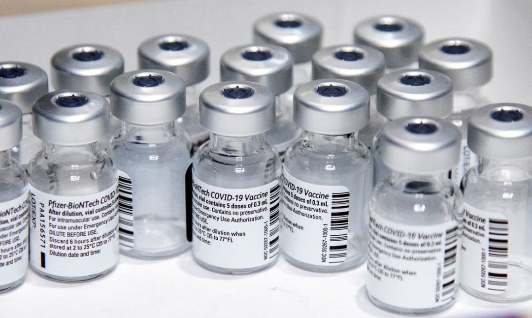 Mais de 13 mi de doses da vacina Pfizer devem chegar ao Brasil