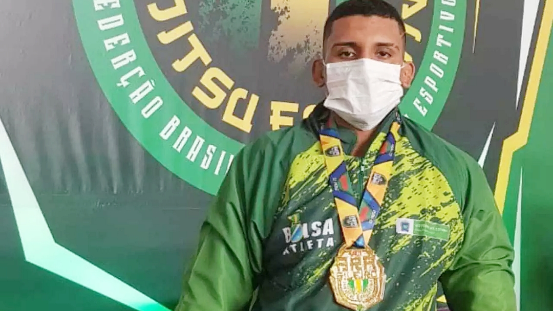 Lutador campo-grandense conquista medalha de ouro no Brasileiro de Jiu-Jitsu