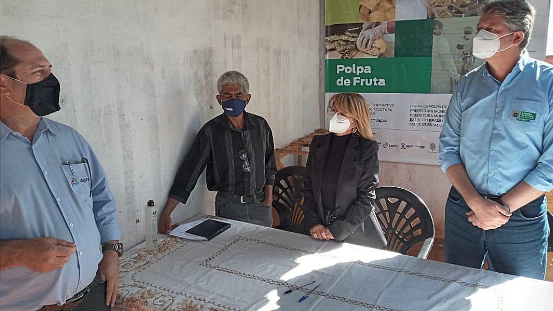 Com apoio da Prefeitura, Semagro repassa R$ 40 mil para instalar envazadora de polpa em cooperativa do Jiboia